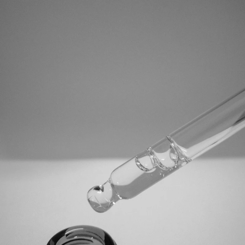 Sérum Balance en frasco de vidrio con gotero